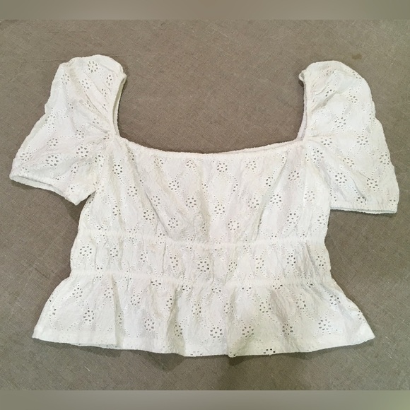 Zara Tops - Zara crop top square neck puff sleeve size L